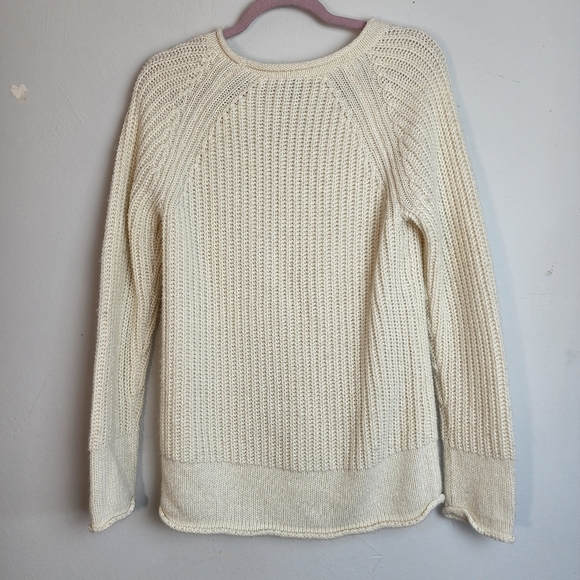 Gap  Round  Neck Ribbed Knit  Women's Sweater Size M - Picture 2 of 7